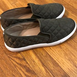 Steve Madden Slip On’s